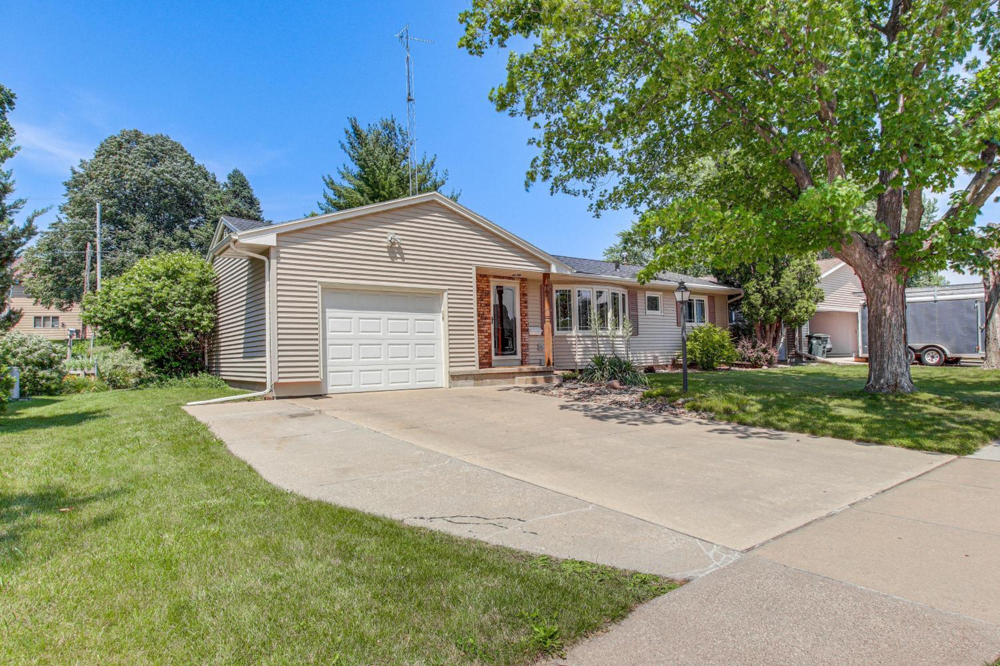 Peaceful Waterloo Home With Furnished Deck! Exterior foto